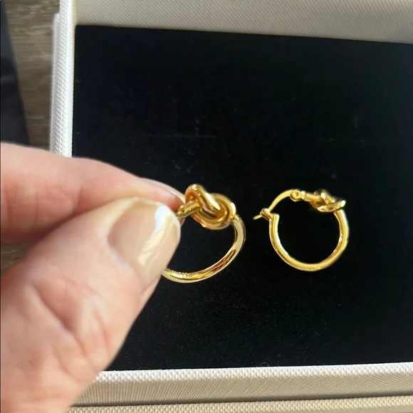 Celine Gold knot small hoop Earrings - Picture 4 of 8